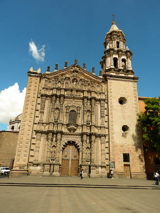 close up of church in san luis potosi