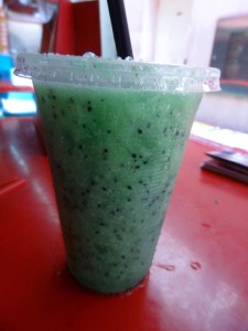 Kiwi-Dragon Fruit Juice