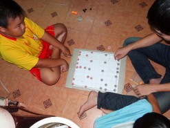 Playing Chinese Checkers Playing Chinese Checkers