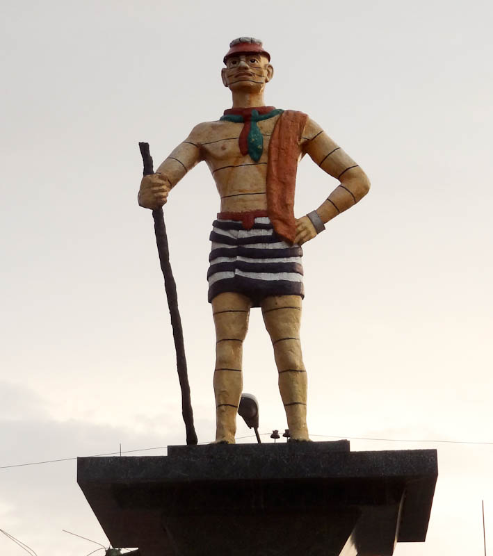 Tsachila Monument