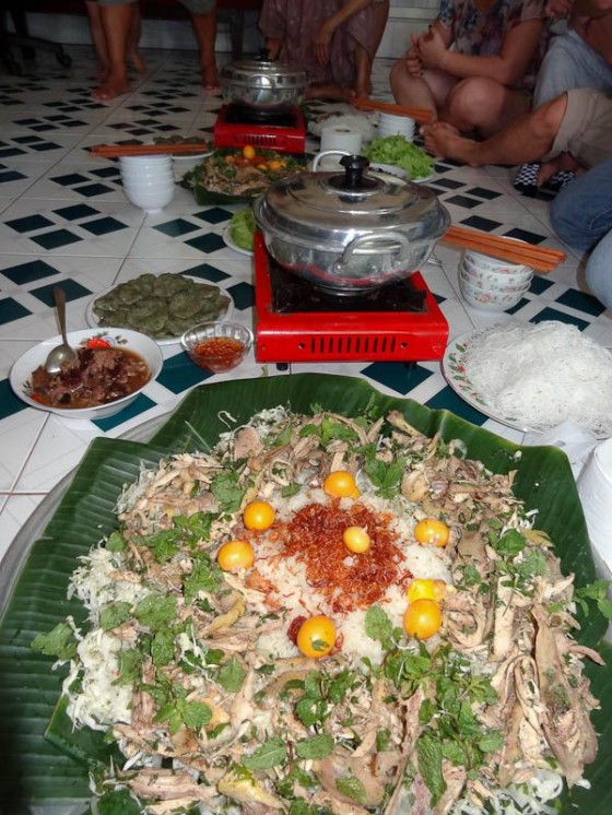 The Amazing Food Set On The Floor The Amazing Food Set On The Floor