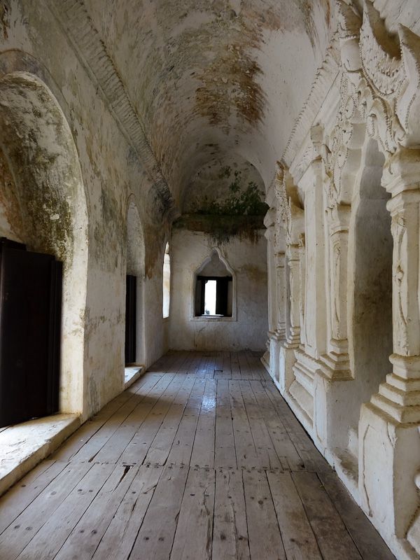 Mahar Aung Mye Bonzan Monastery