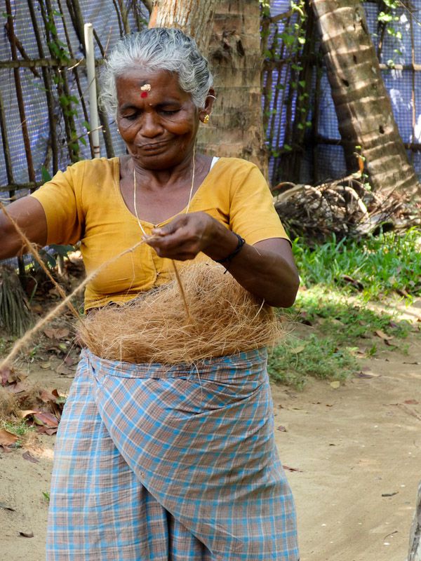 Making Rope From Coconuts